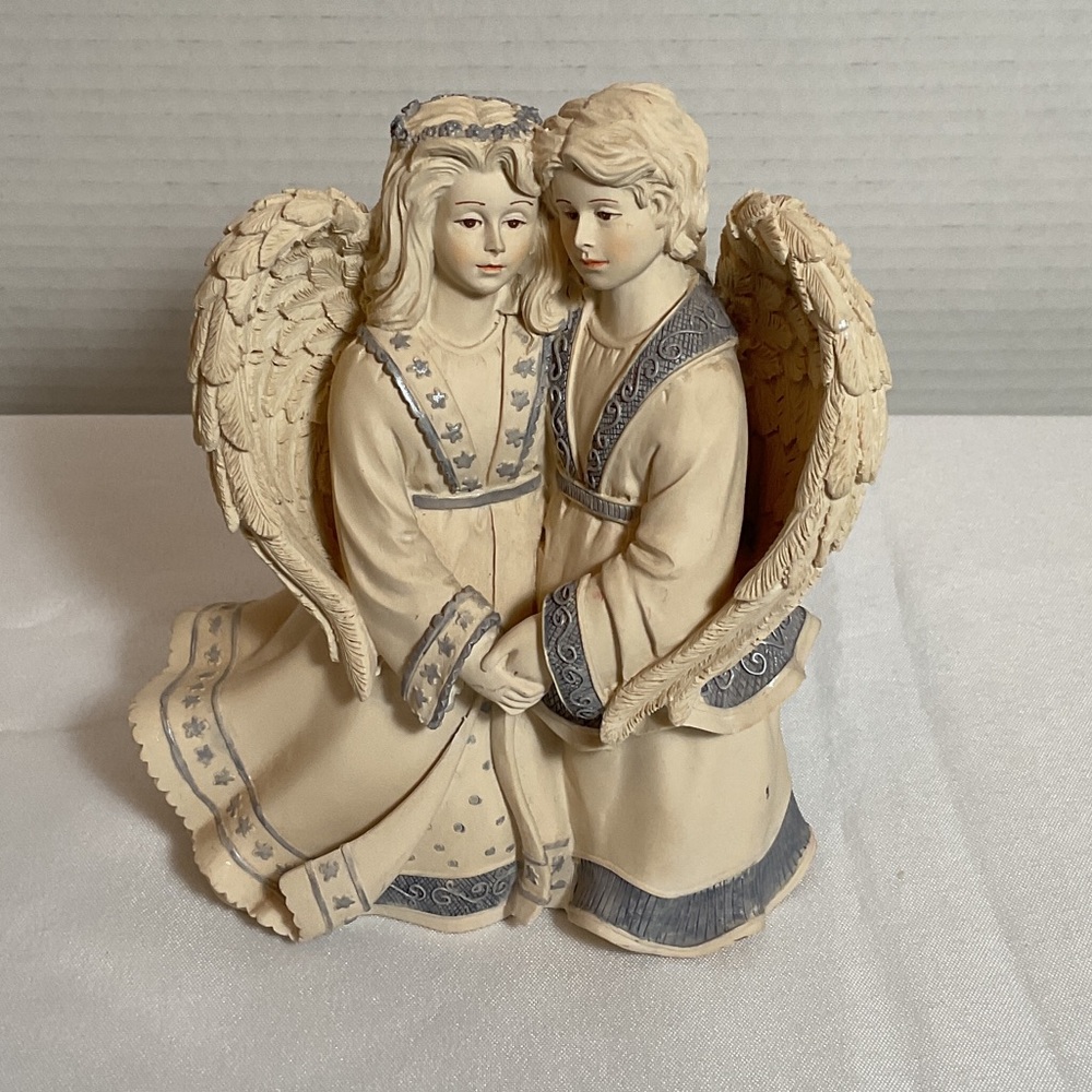 Sarah’s Angels “Carol & Roger” Figurine